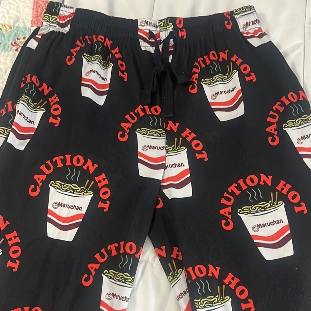 Men’s Small Black Ramen Noodle/Caution Hot Pajamas Pants